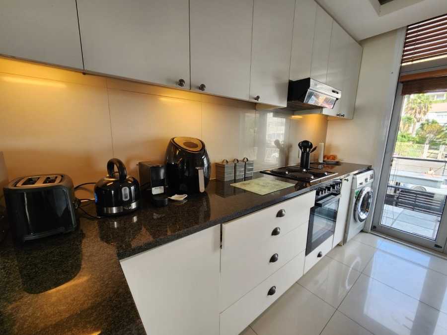 To Let 3 Bedroom Property for Rent in Green Point Western Cape